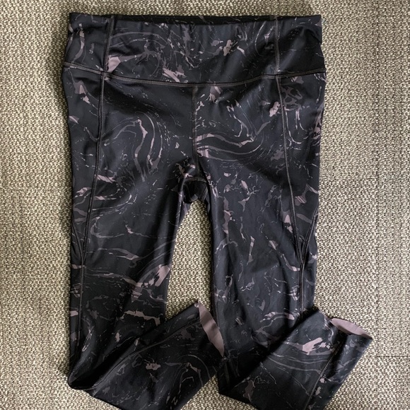 Athleta Pants - Athleta marble pattern leggings